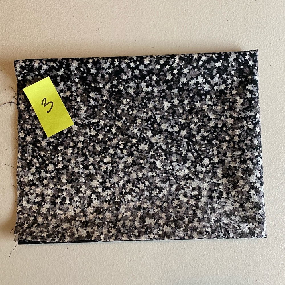 Black & Gray Star facemask. - Picture 8 of 11